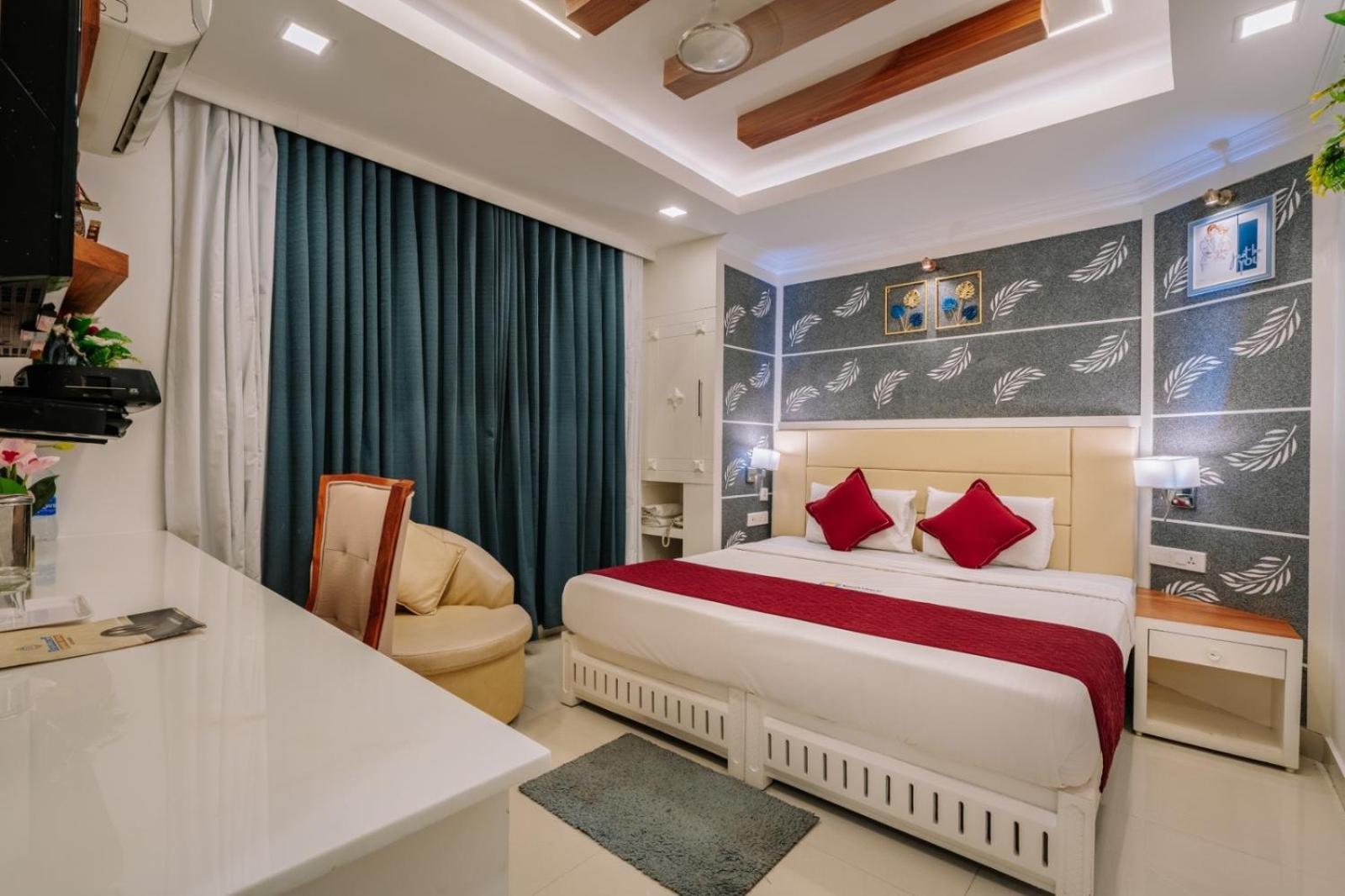 Excellency Airport Hotel Kochi Exterior photo